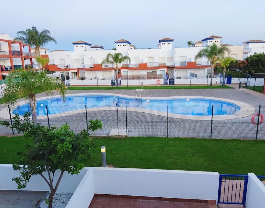 Vila Casa Familiar A Pie De Piscina Vera Exteriér fotografie
