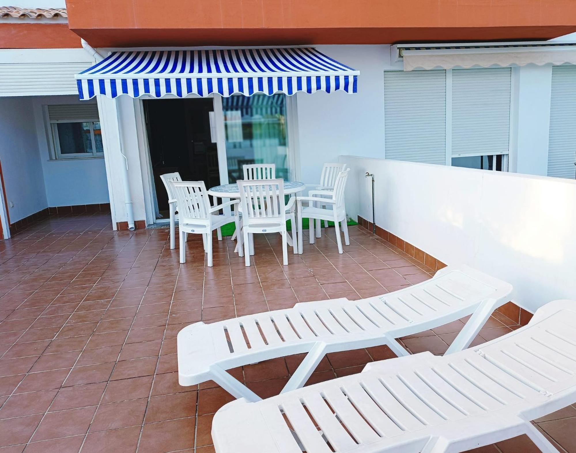 Vila Casa Familiar A Pie De Piscina Vera Exteriér fotografie